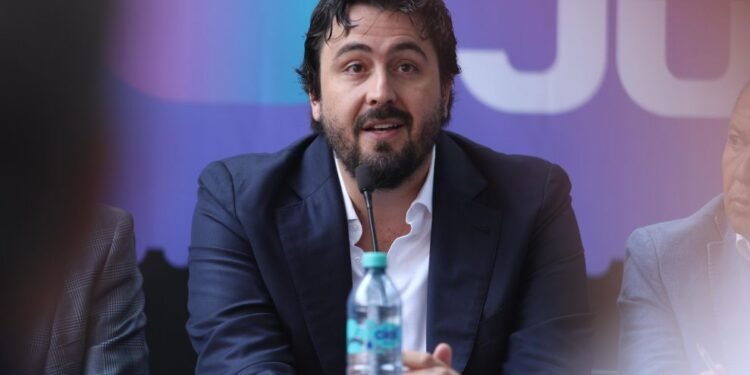 Amaury Vergara muestra unión y respaldo a Chivas previo al Clásico Nacional