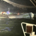 Avión de carga se sale de la pista en Hong Kong y cae al mar