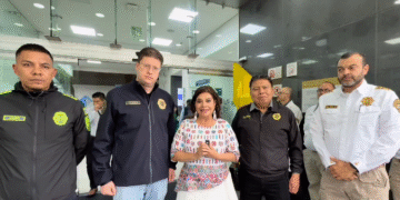 Clara Brugada visito a los policías lesionados en la manifestación del 2 de octubre