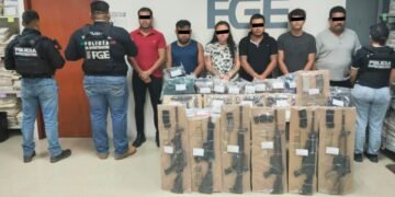 Captura FGE de Quintana Roo a seis personas con droga y armas en Playa del Carmen