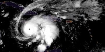 Huracán Melissa se intensifica a categoría 4