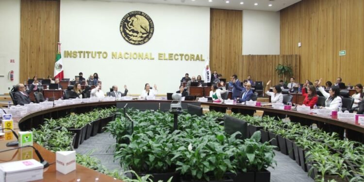 INE inicia análisis para implementar voto electrónico en México