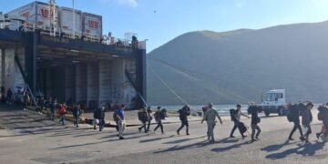 La SEMAR rescató a 28 jóvenes en altamar en el estado de Sinaloa