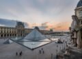 Robo de película en el museo del Louvre en París