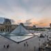Robo de película en el museo del Louvre en París