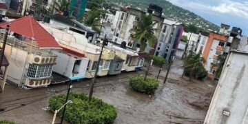 Veracruz bajo le agua a causa de ríos desbordados