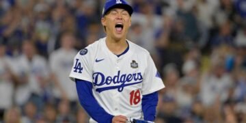 El otro astro japonés de los Dodgers tira completo y la novena angelina domina la serie ante Milwaukee