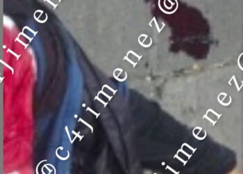 Escolta reacciona ante asalto y logra matar a un asaltante, el otro huye