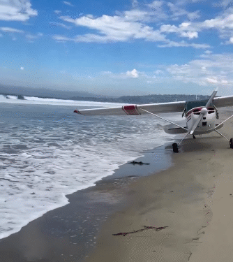 Aterrizaje de emergencia en playas de San Diego