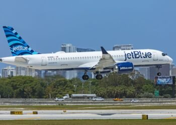 Aterrizaje de emergencia deja pasajeros lesionados en vuelo Cancún- Nueva Jersey