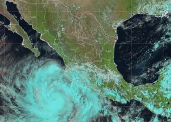 Priscila se intensifica a huracán categoría 1