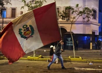 Perú declara estado de emergencia en Lima y Callao