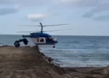 Mueren calcinadas 4 personas tras desplome de helicóptero