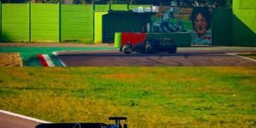 Checo Pérez debuta en los ensayos de Cadillac rumbo a la Fórmula 1