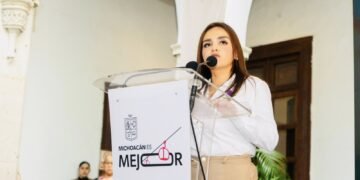 Proponen a Grecia Quiroz, viuda de Carlos Manzo, como alcaldesa de Uruapan