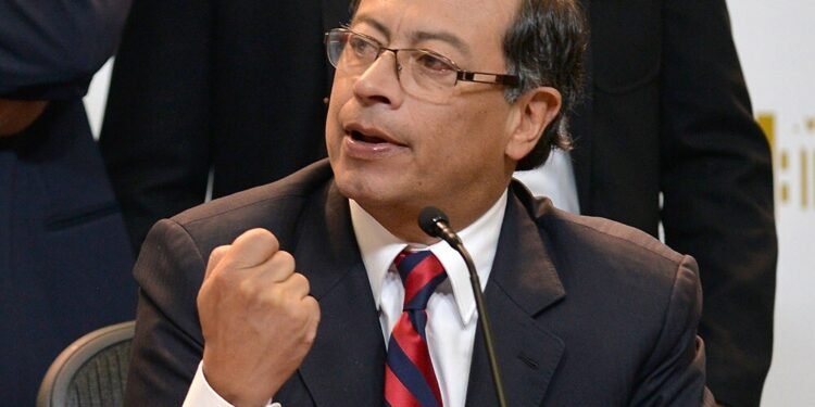 Gustavo Petro, presidente de Colombia, confirma que gastó miles de pesos en un club de striptease de Portugal