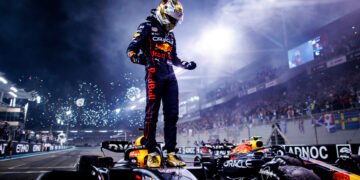 F1: Max Verstappen gana en Catar y el campeonato se definirá en la última carrera de la temporada