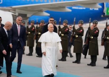 El Papa León XIV inicia su primer viaje internacional de su papado en Turquía