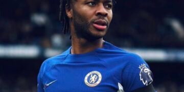 Roban en casa de Sterling con el futbolista y su familia dentro