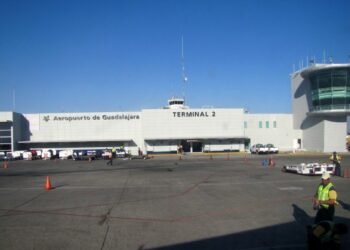 Hombre ingresa sin autorización a pista del Aeropuerto de Guadalajara