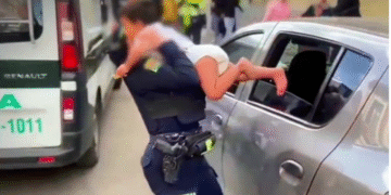 Rescatan a niño de 2 años tras estar encerrado 7 horas dentro de un automóvil