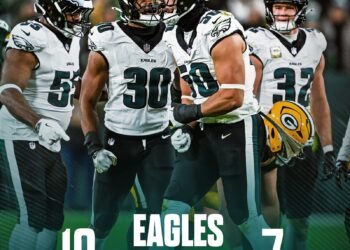 Eagles ganan en Green Bay en un duelo cerrado de puntos