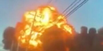 Avión 2976 de UPS con 280 mil galones de combustible se estrella