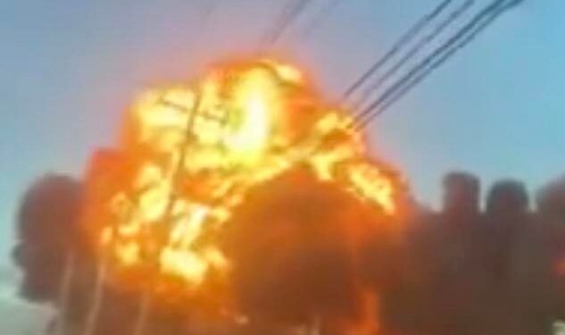 Avión 2976 de UPS con 280 mil galones de combustible se estrella