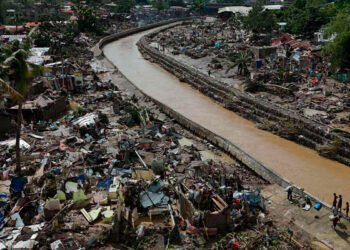 Autoridades de Filipinas confirman 188 muertos y 135 desaparecidos por el paso del tifón “Kalmaegi”