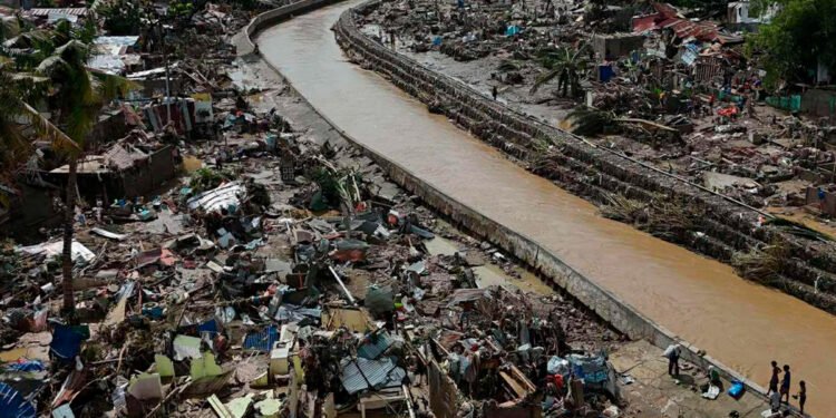 Autoridades de Filipinas confirman 188 muertos y 135 desaparecidos por el paso del tifón “Kalmaegi”