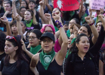 Ínsita Claudia Sheinbaum a protestar de manera pacífica el 25N