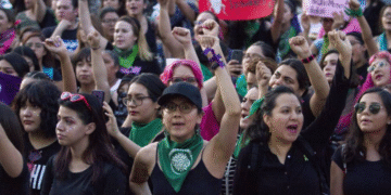 Ínsita Claudia Sheinbaum a protestar de manera pacífica el 25N