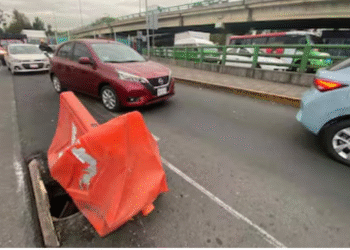 Socavón aparece sobre nueva ciclovía en Tlalpan; la zona había sido pavimentada en días recientes