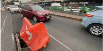 Socavón aparece sobre nueva ciclovía en Tlalpan; la zona había sido pavimentada en días recientes