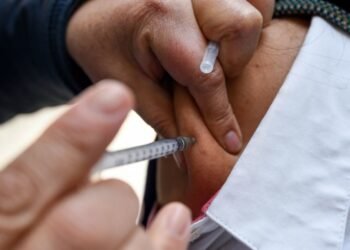 El Gobierno de la CDMX instala centro de vacunación en el Zócalo, ¿qué horarios y vacunas tendrá?