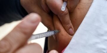 El Gobierno de la CDMX instala centro de vacunación en el Zócalo, ¿qué horarios y vacunas tendrá?