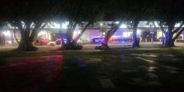 Detienen a sujetos en el Aeropuerto Cancún; portaban un arma de fuego