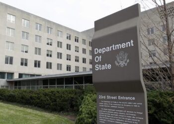 Revocan visa a funcionarios y ejecutivos de empresas mexicanas que transportaban migrantes de manera ilegal a EU