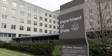 Revocan visa a funcionarios y ejecutivos de empresas mexicanas que transportaban migrantes de manera ilegal a EU