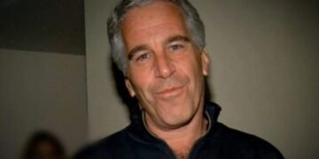 Departamento de Justicia de EU inicia difusión de archivos sobre Epstein