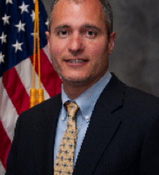 Exagente de la DEA es acusado de lavar millones para un cártel mexicano