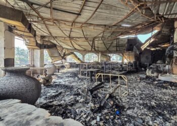 Incendio en discoteca de la India deja mas de 23 muertos