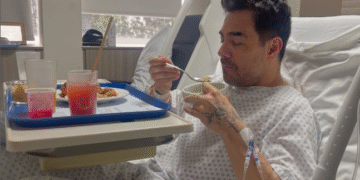 Hospitalizan a Omar Chaparro