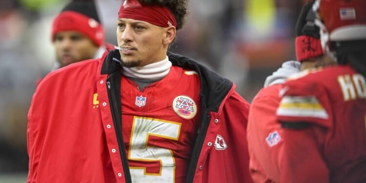 Mahomes de KC buscará otra opinión médica por rotura de ligamento