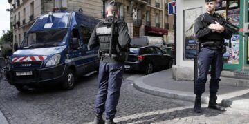 Policía francesa detiene a 8 personas por asesinato de un joven retransmitido en redes sociales