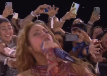 Fanática agrede a Shakira en pleno concierto y todo queda grabado en video