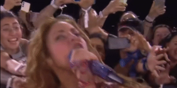 Fanática agrede a Shakira en pleno concierto y todo queda grabado en video