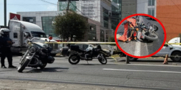 Muere motociclista tras ser arrollado por un tráiler en Edomex