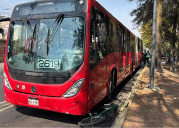 Muere ciclista tras ser arrollado por MB de Línea 5