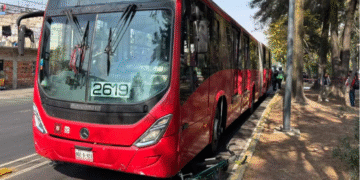 Muere ciclista tras ser arrollado por MB de Línea 5